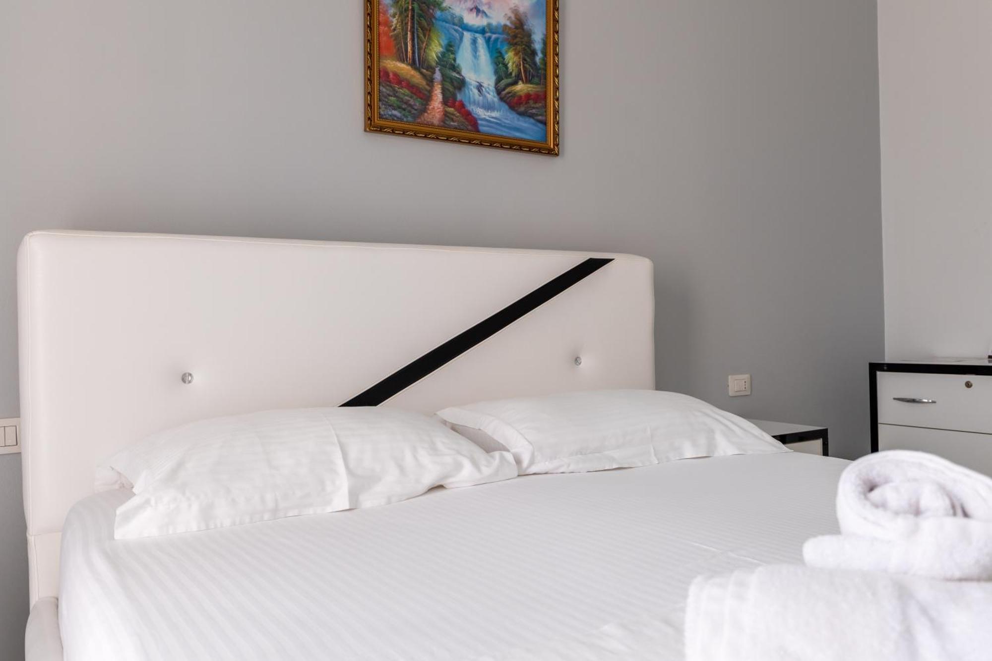 Hotel Artur2 Εξαμίλιο Εξωτερικό φωτογραφία