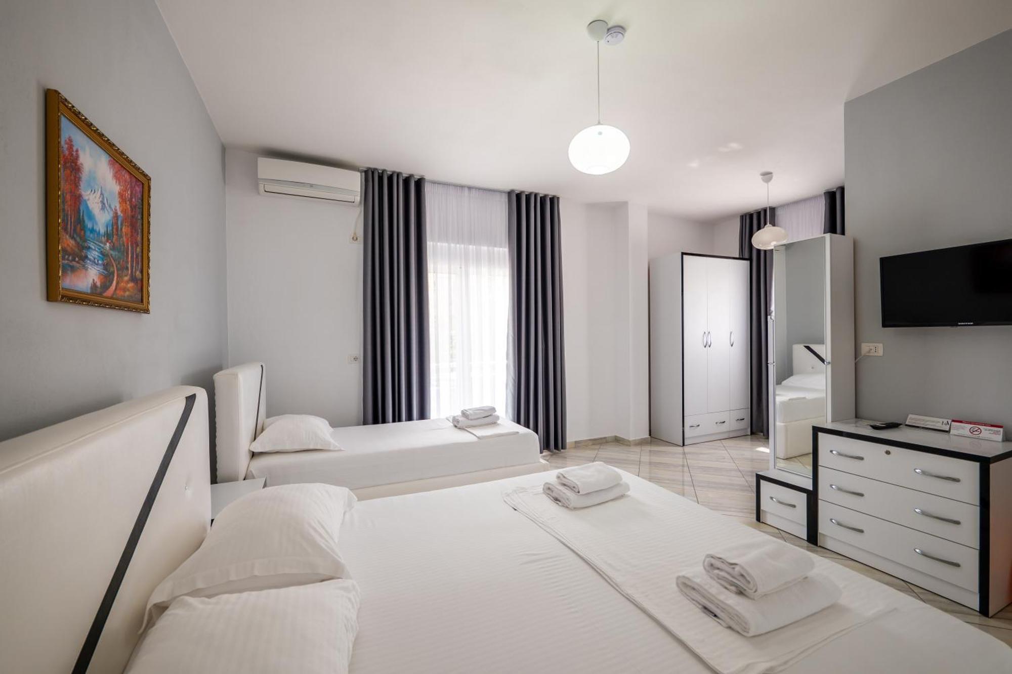 Hotel Artur2 Εξαμίλιο Εξωτερικό φωτογραφία