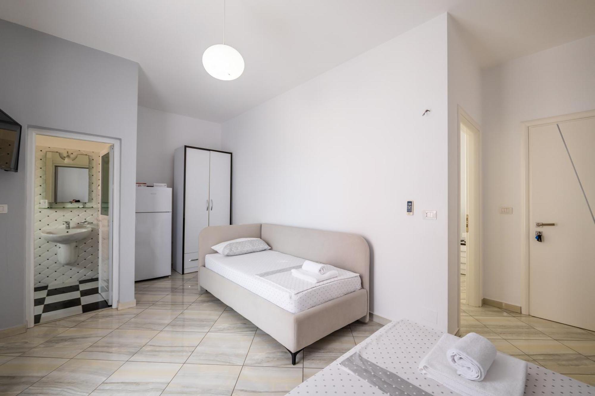 Hotel Artur2 Εξαμίλιο Εξωτερικό φωτογραφία
