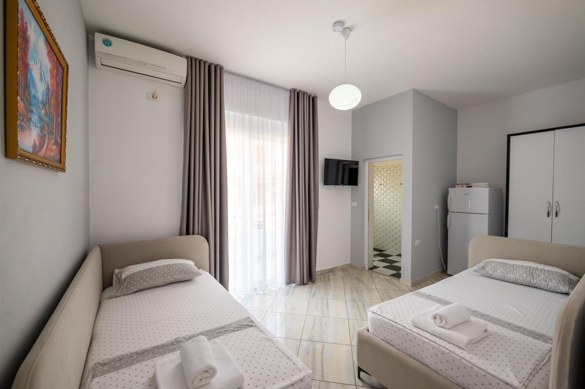 Hotel Artur2 Εξαμίλιο Εξωτερικό φωτογραφία