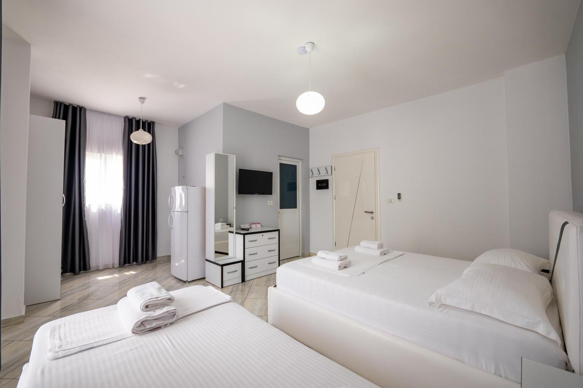 Hotel Artur2 Εξαμίλιο Εξωτερικό φωτογραφία